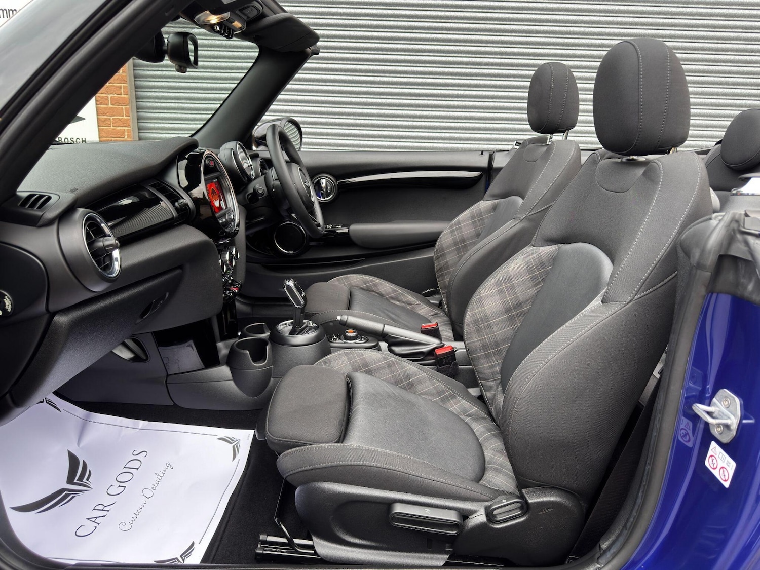 Used MINI Convertible 2018 for sale - 77086650: Photo 30