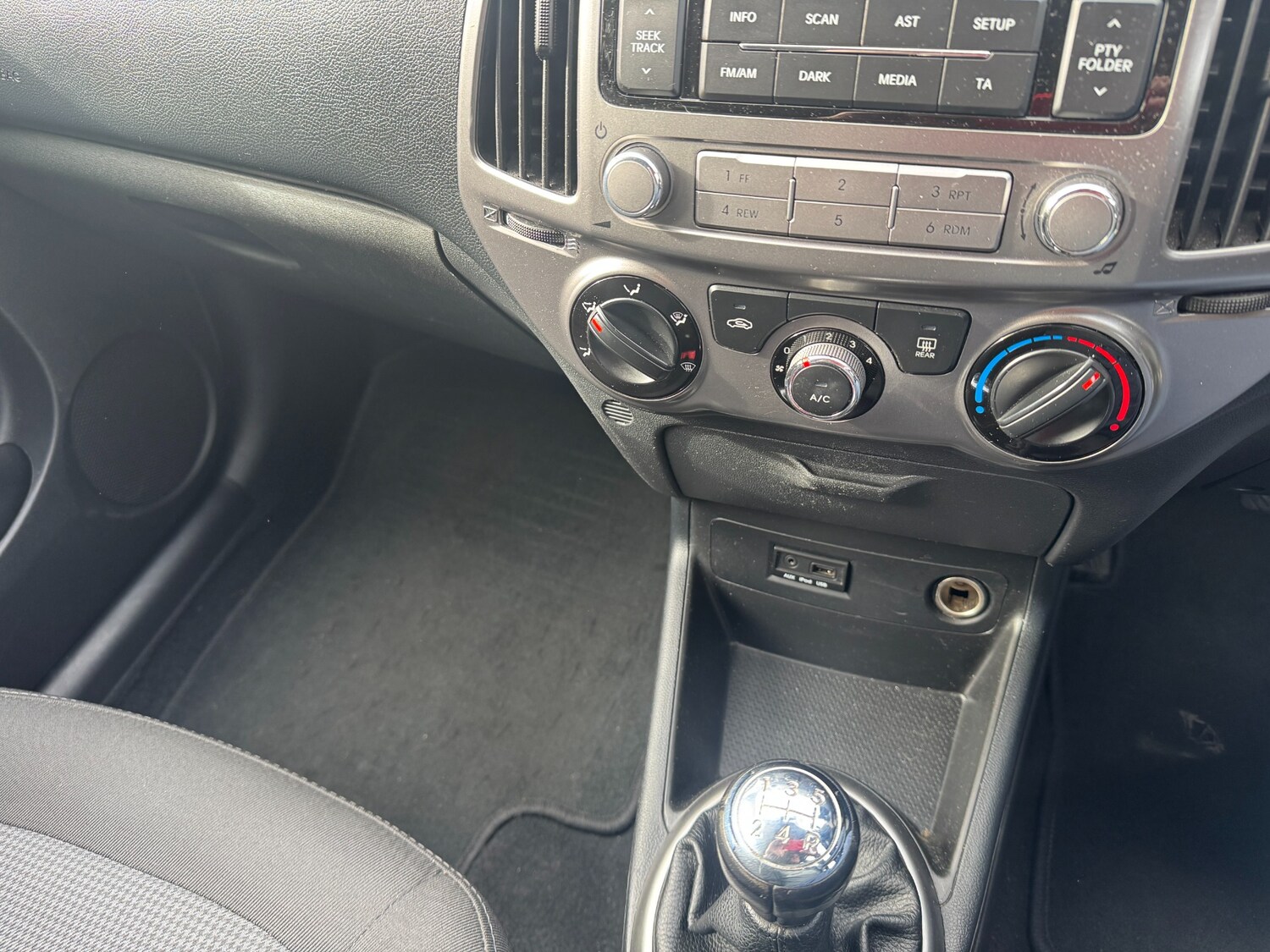 Used Hyundai i20 2013 for sale - 75761370: Photo 17