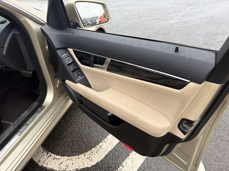 Used Mercedes-Benz C Class 2012 for sale - 77605286: Photo 35