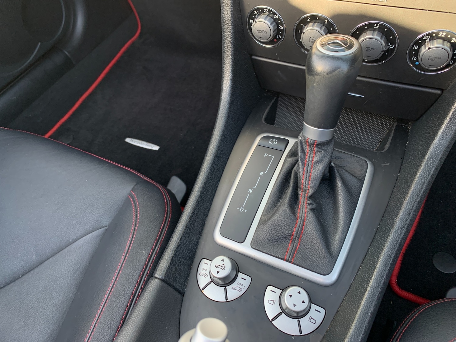 Used Mercedes-Benz SLK 2010 for sale - 76160956: Photo 16