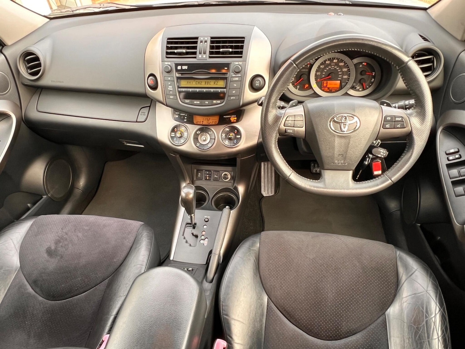 Used Toyota RAV4 2010 for sale - 76450406: Photo 12