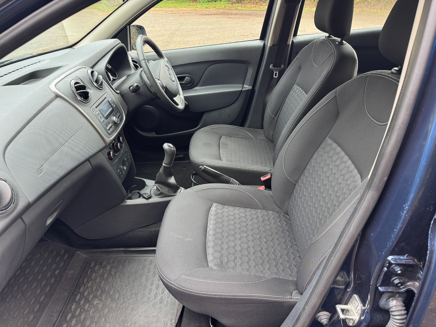 Used Dacia Sandero 2017 for sale - 77207977: Photo 12