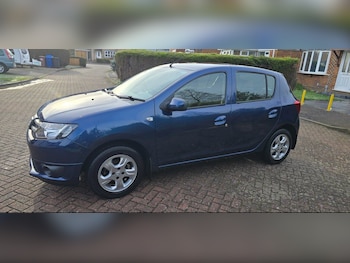 Used Dacia Sandero 2017 for sale - 77207977: Photo
