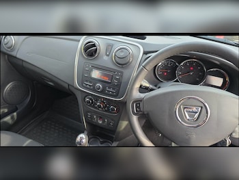 Used Dacia Sandero 2017 for sale - 77207977: Photo