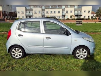 Used Hyundai i10 2011 for sale - 76479520: Photo