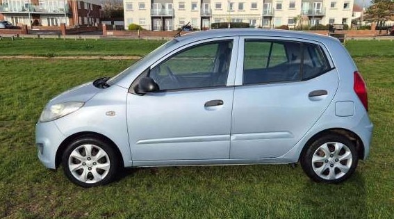 Used Hyundai i10 2011 for sale - 76479520: Photo 4