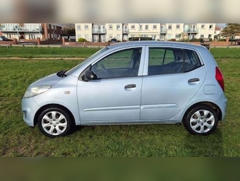 Used Hyundai i10 2011 for sale - 76479520: Photo