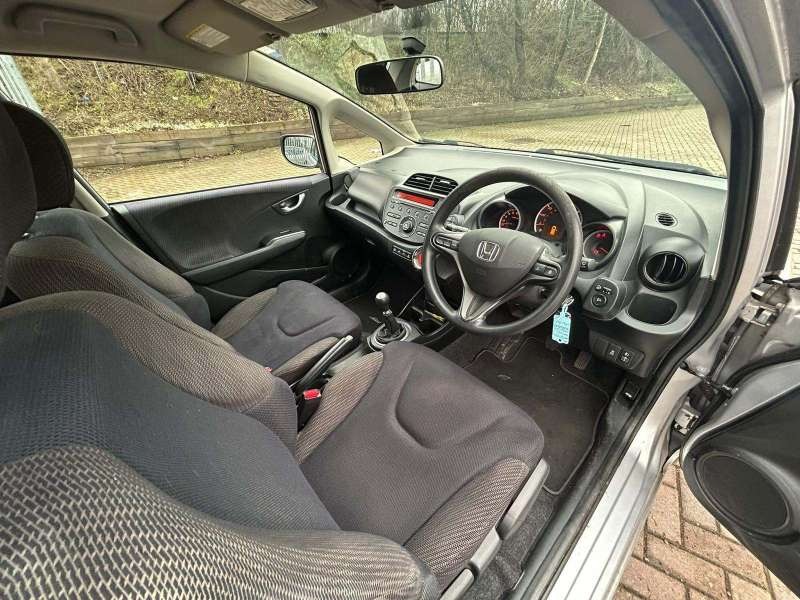 Used Honda Jazz 2011 for sale - 77220931: Photo 17