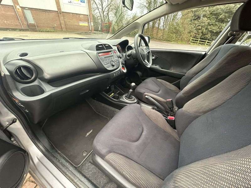 Used Honda Jazz 2011 for sale - 77220931: Photo 18