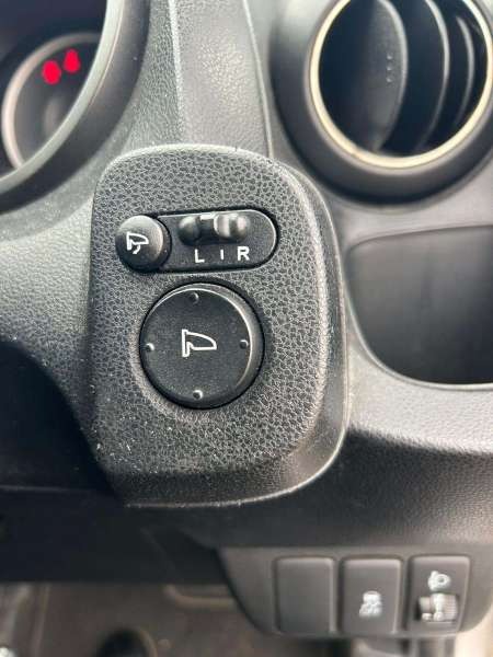 Used Honda Jazz 2011 for sale - 77220931: Photo 25