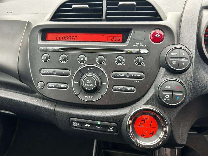 Used Honda Jazz 2011 for sale - 77220931: Photo 30