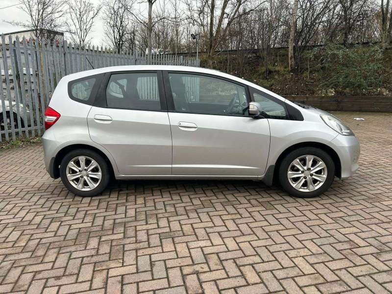 Used Honda Jazz 2011 for sale - 77220931: Photo 6
