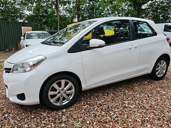 Used Toyota Yaris 2013 for sale - 78833367: Photo