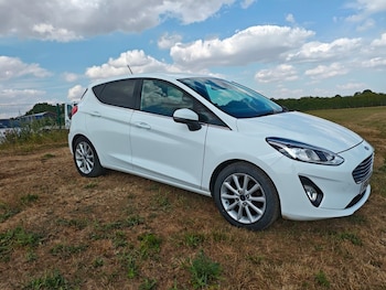 Used Ford Fiesta 2017 for sale - 79245896: Photo