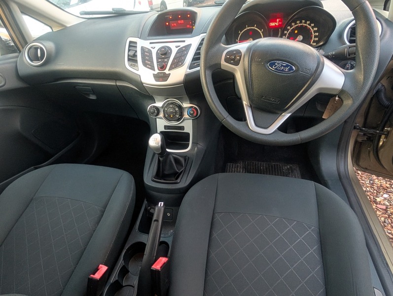 Used Ford Fiesta 2011 for sale - 77228032: Photo 4