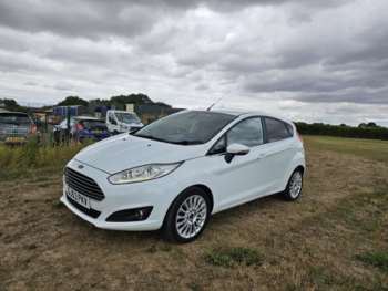 2013 - TITANIUM 5-Door