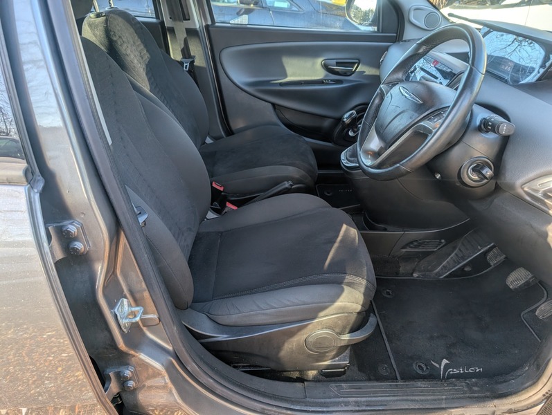 Used Chrysler Ypsilon 2013 for sale - 77236932: Photo 10