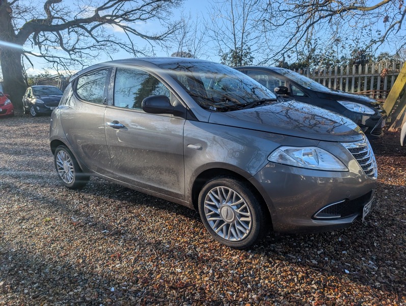 Used Chrysler Ypsilon 2013 for sale - 77236932: Photo 2