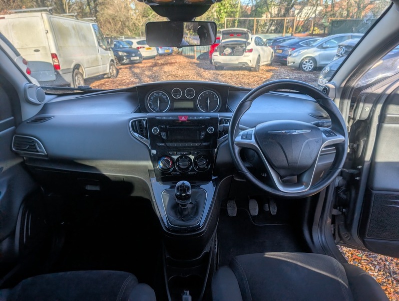 Used Chrysler Ypsilon 2013 for sale - 77236932: Photo 5