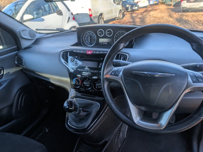 Used Chrysler Ypsilon 2013 for sale - 77236932: Photo 7