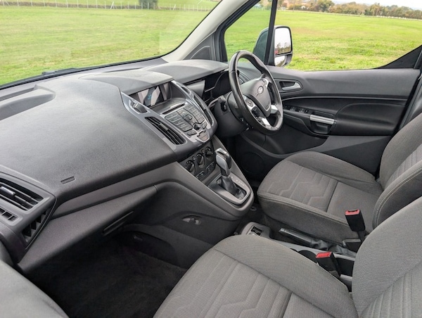 Used Ford Grand Tourneo Connect 2016 for sale - 76245628: Photo 30