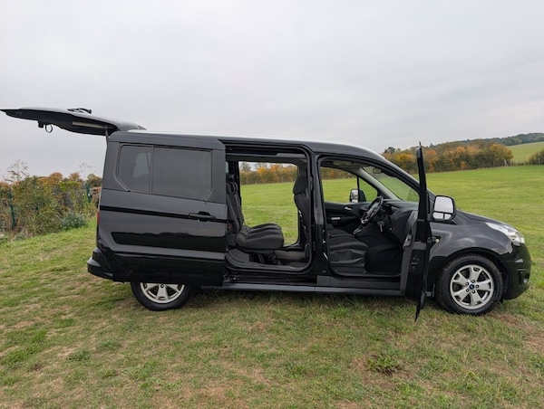 Used Ford Grand Tourneo Connect 2016 for sale - 76245628: Photo 31