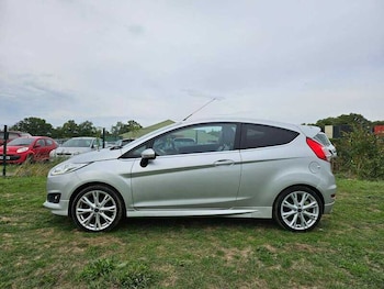 Used Ford Fiesta 2015 for sale - 76029902: Photo