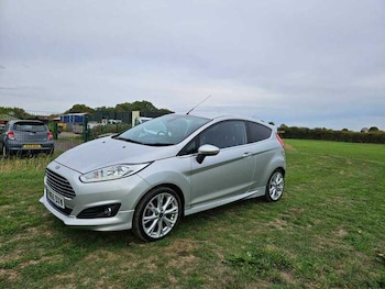 Used Ford Fiesta 2015 for sale - 76029902: Photo