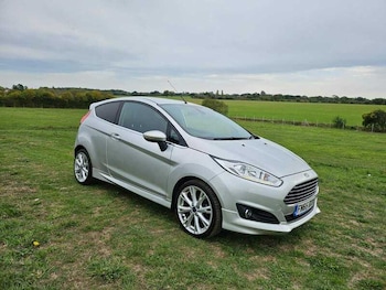 Used Ford Fiesta 2015 for sale - 76029902: Photo