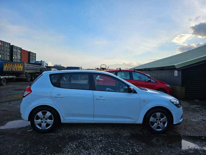 Used Kia Ceed 2010 for sale - 77384953: Photo 13