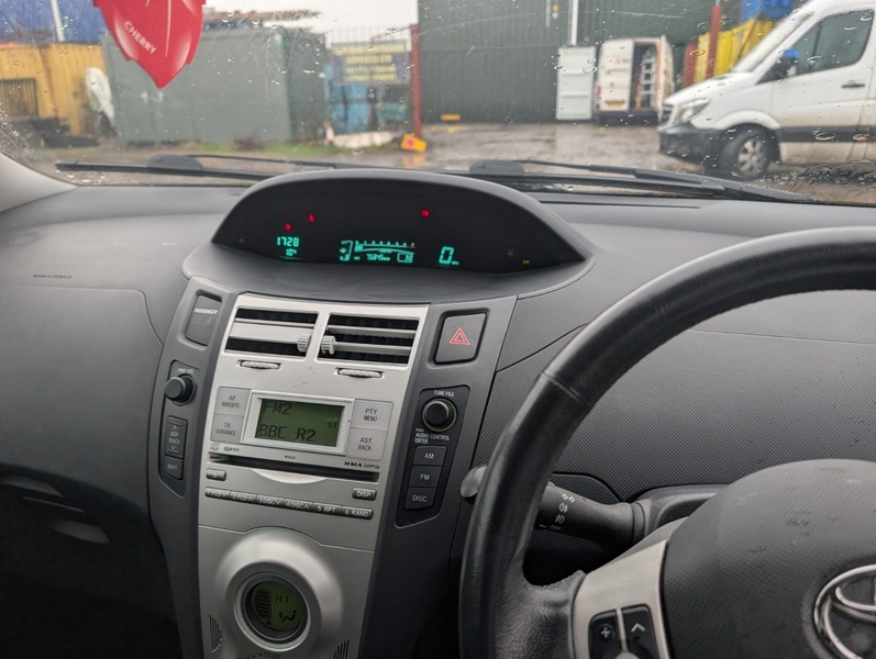 Used Toyota Yaris 2006 for sale - 76986596: Photo 9