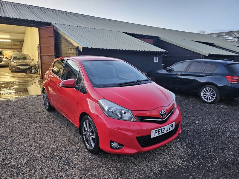 Used Toyota Yaris 2012 for sale - 77020511: Photo 2
