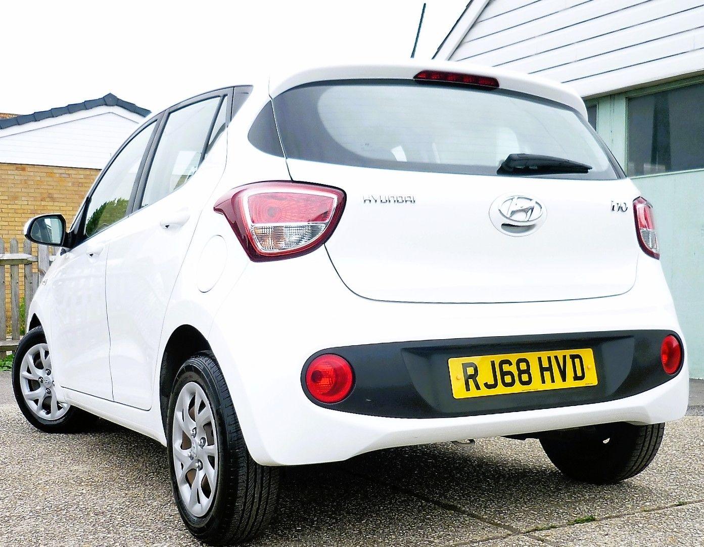 Used Hyundai i10 2018 for sale - 76914558: Photo 10