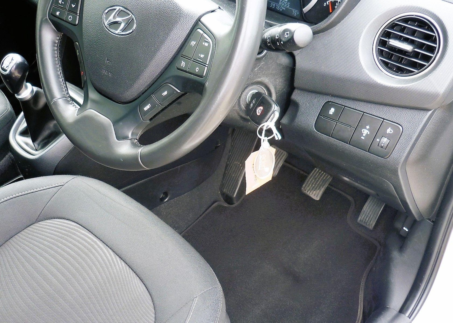 Used Hyundai i10 2018 for sale - 76914558: Photo 17