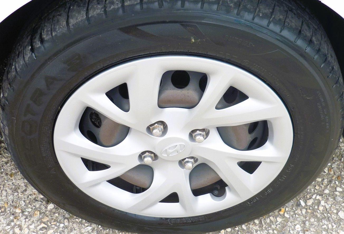 Used Hyundai i10 2018 for sale - 76914558: Photo 31