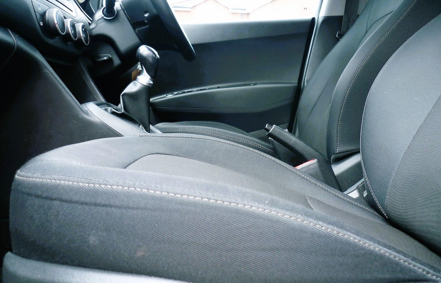 Used Hyundai i10 2018 for sale - 76914558: Photo 34