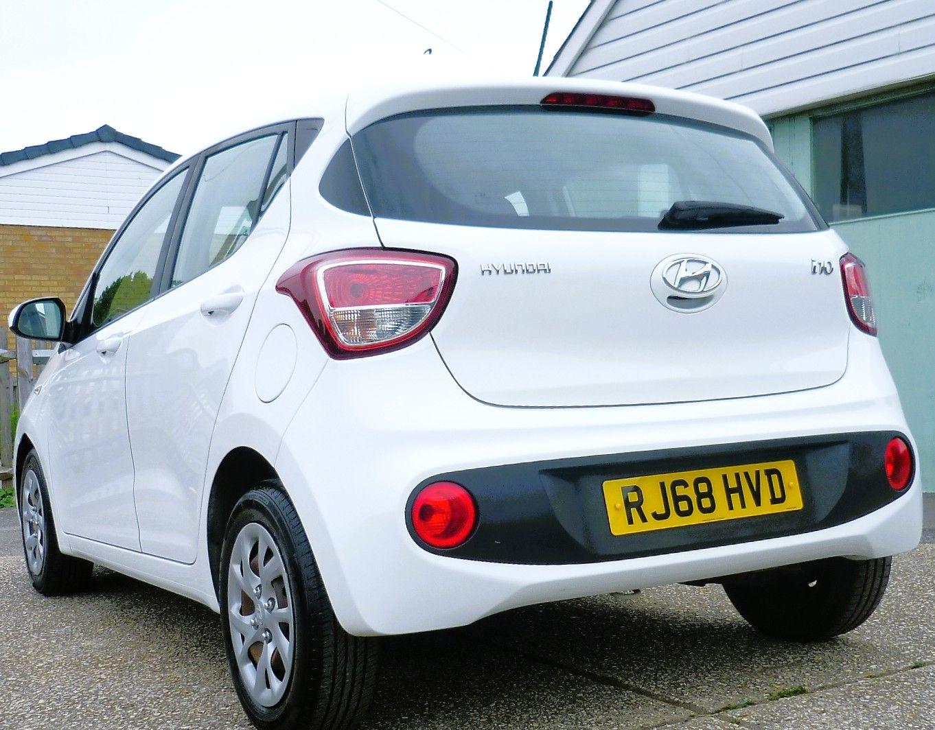 Used Hyundai i10 2018 for sale - 76914558: Photo 4
