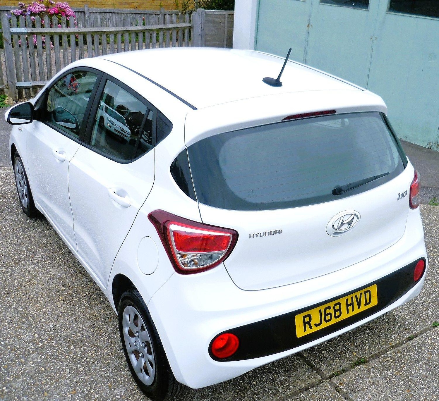 Used Hyundai i10 2018 for sale - 76914558: Photo 9
