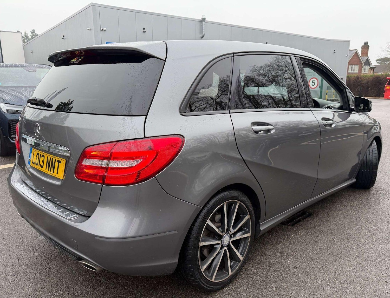 Used Mercedes-Benz B Class 2013 for sale - 77682930: Photo 5