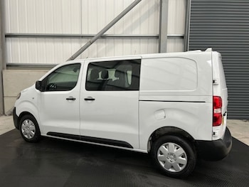 Vauxhall Vivaro feature image