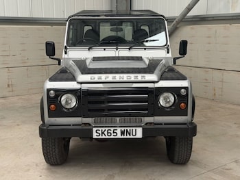 Used Land Rover Defender 2015 for sale - 79607992: Photo