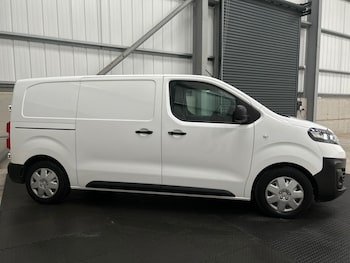 Vauxhall Vivaro feature image