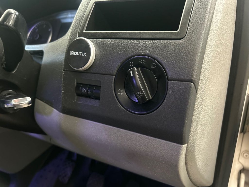 Used Volkswagen Transporter 2011 for sale - 78096285: Photo 31