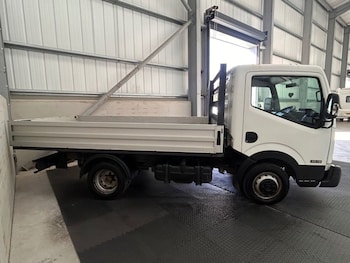 Nissan Cabstar feature image