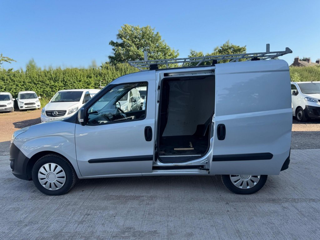 Used Vauxhall Combo 2017 for sale - 78095968: Photo 11