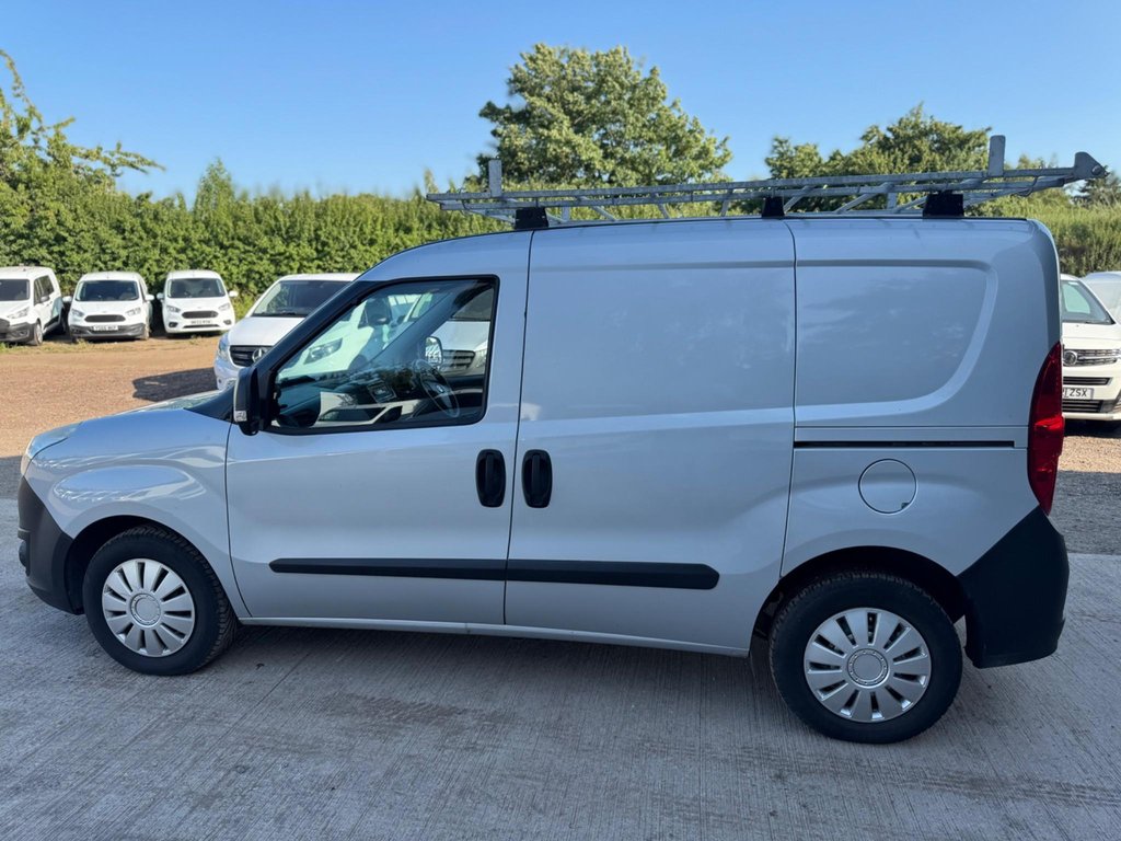 Used Vauxhall Combo 2017 for sale - 78095968: Photo 12