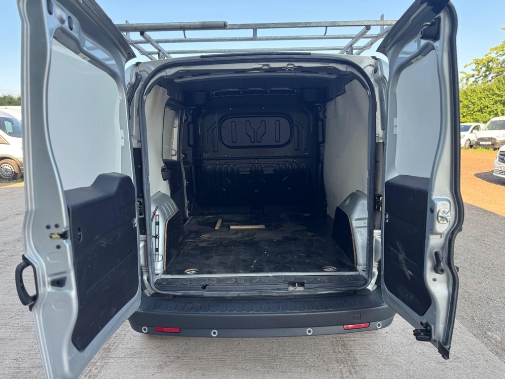 Used Vauxhall Combo 2017 for sale - 78095968: Photo 20