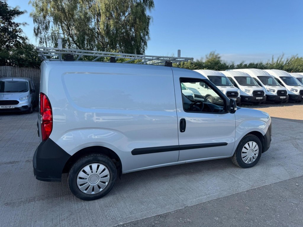 Used Vauxhall Combo 2017 for sale - 78095968: Photo 23