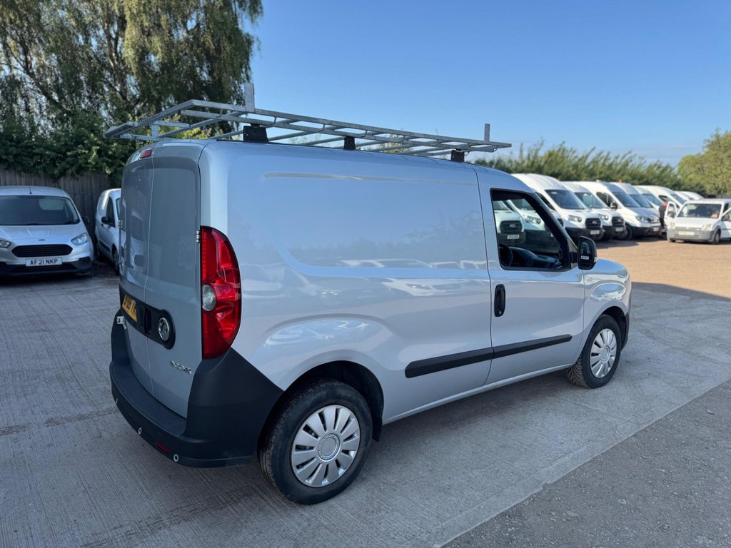 Used Vauxhall Combo 2017 for sale - 78095968: Photo 24