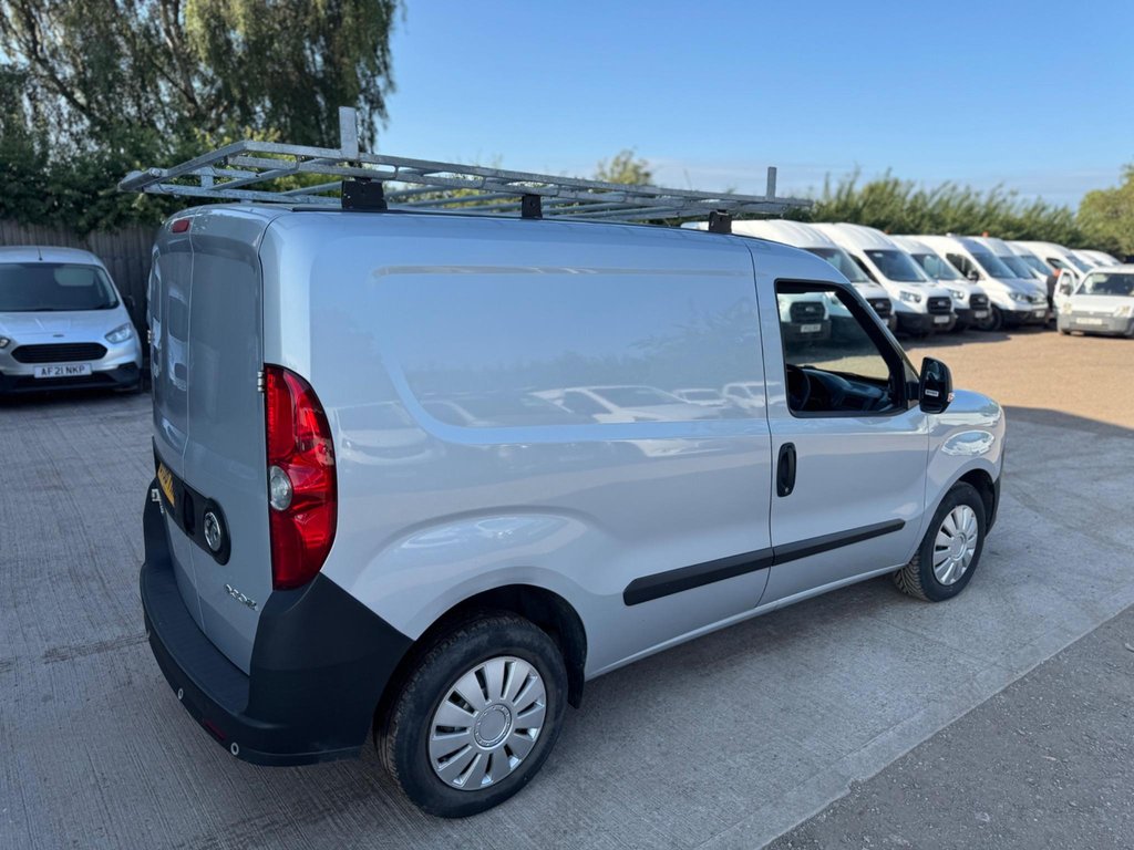 Used Vauxhall Combo 2017 for sale - 78095968: Photo 25
